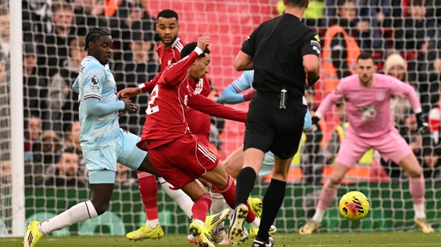 Novi kiks Liverpoola, Chelsea se vratio prvenstvenim pobjedama