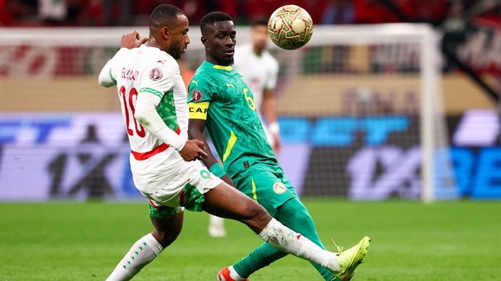 Senegalu trofej pobjednika Afričkog kupa nacija nakon što je napustio teren pa se vratio i slavio!