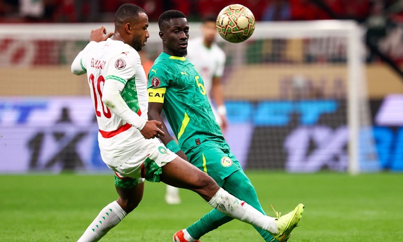 Senegalu trofej pobjednika Afričkog kupa nacija nakon što je napustio teren pa se vratio i slavio!