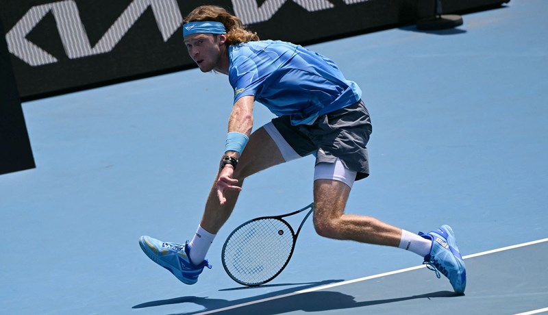 Medvjedev i De Minaur bez izgubljenog seta, Auger-Aliassime predao zbog grčeva