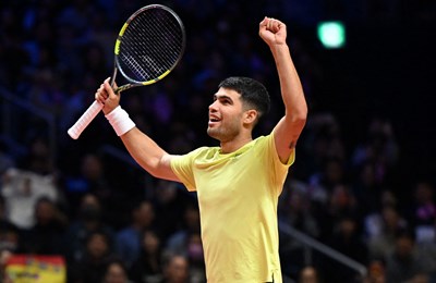 Alcaraz u tri seta do trećeg kola, preokret Medvjedeva