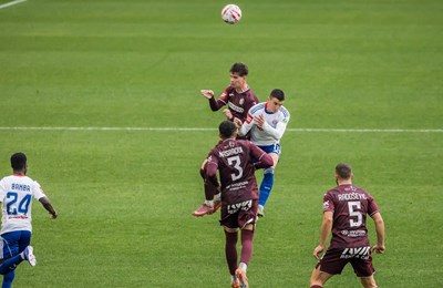 Autogol Islanđanina dao nadu Hajduku, višeminutna provjera razbila ritam utakmice