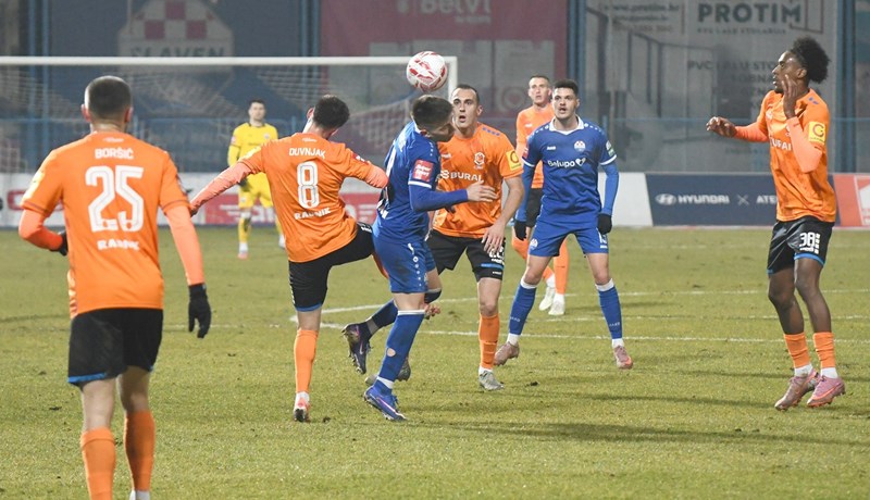 Mamić pretvorio odličan ubačaj u pogodak za povećanje prednosti Slavena