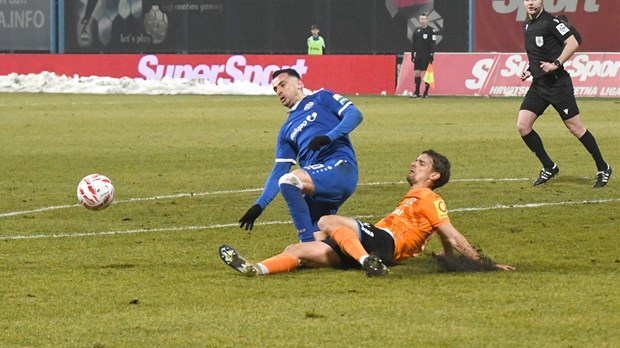 Nestorovski poput Ramosa, Makedonac poslao loptu na 'put oko svijeta'