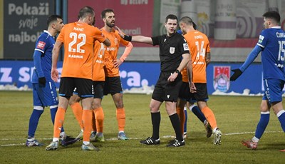 Luka Mamić već u prvom dijelu zaradio dva žuta kartona i ostavio Varaždin s igračem manje