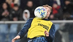 Napoli u zadnjim trenucima utakmice s desetoricom slomio Genou i uzeo ogromna tri boda