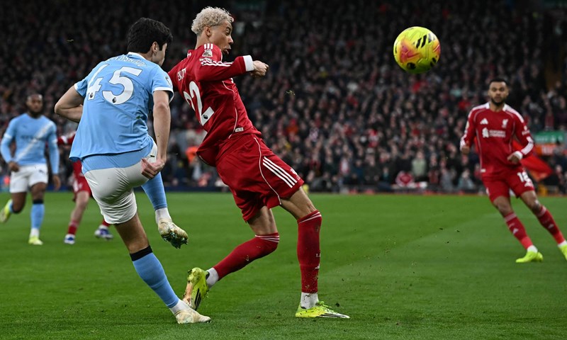 Ludnica na Anfieldu, Liverpool poveo 'bombom' Szoboszlaija, City preokrenuo u završnici