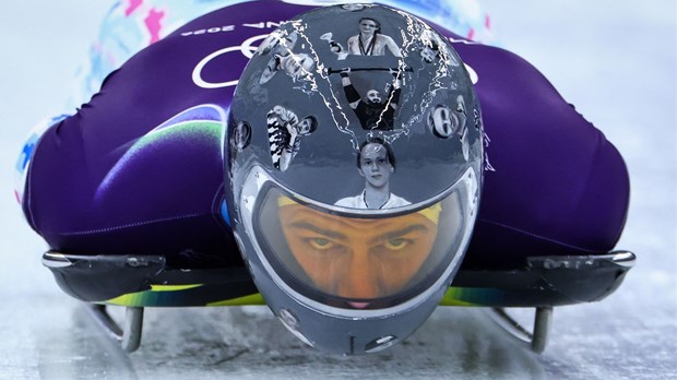 Ukrajinac nosio kacigu s fotografijama ubijenih sunarodnjaka, reagirao Međunarodni olimpijski odbor