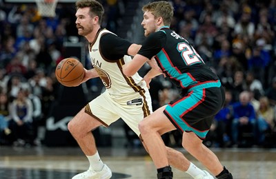 Pobjeda Pistonsa u utakmici obilježenoj tučnjavom, Thunder slavio kod Lakersa