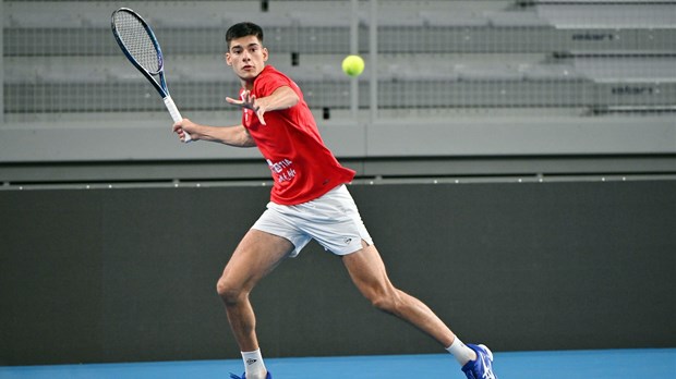 Polovičan učinak hrvatskih tenisača na Tenerifima, Mikrut slavio u tri seta, uvjerljiv poraz Dodiga