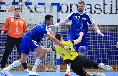 Dugo Selo pružilo dobar otpor Zagrebu, prvak ipak slavio, vratari briljirali na početku Lige za prvaka