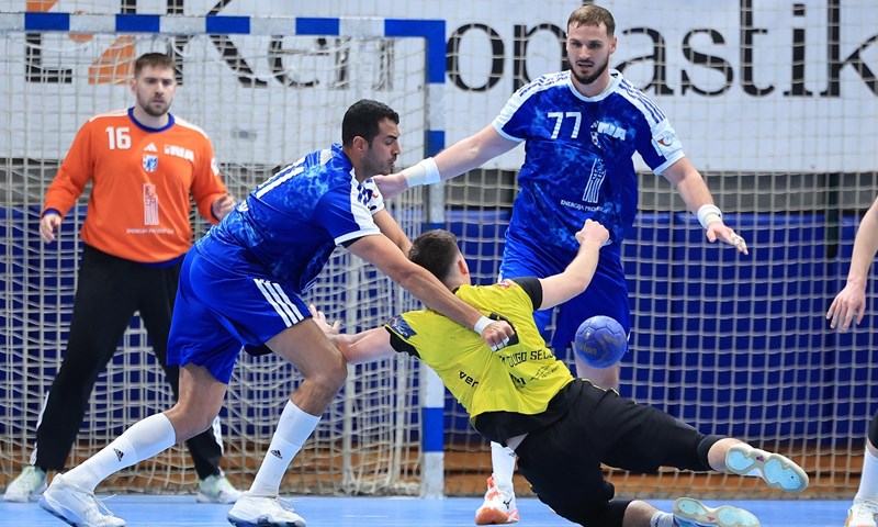 Dugo Selo pružilo dobar otpor Zagrebu, prvak ipak slavio, vratari briljirali na početku Lige za prvaka