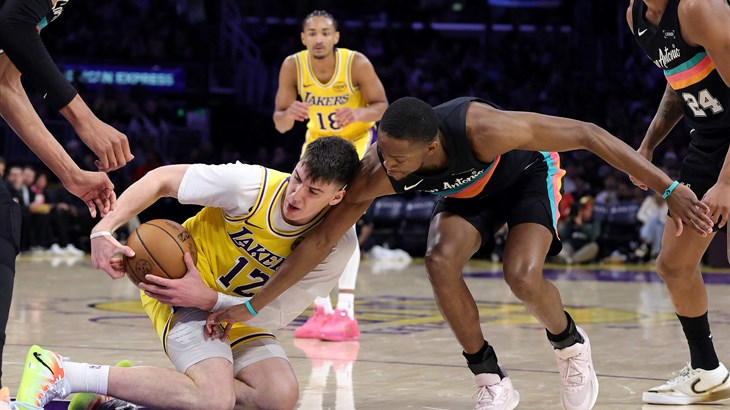 Prvi triple-double sezone za LeBrona Jamesa, Bucksi bolji od branitelja naslova