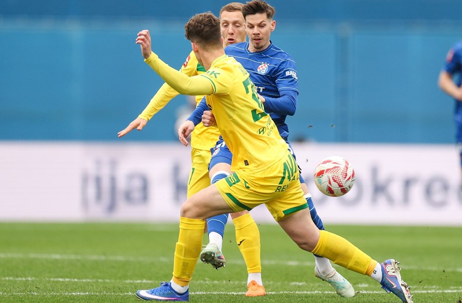 Krasna asistencija Stojkovića za pogodak Zajca i tri gola prednosti