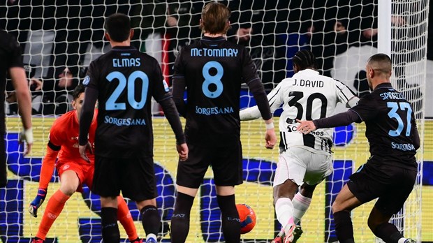 Napoli i Roma u izravnoj borbi za treće mjesto, Rimljani pobjedom hvataju priključak s domaćinom