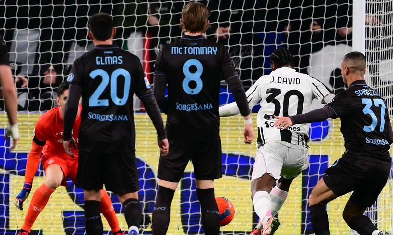 Napoli i Roma u izravnoj borbi za treće mjesto, Rimljani pobjedom hvataju priključak s domaćinom