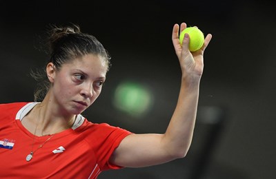 Antonia Ružić senzacionalno pobijedila 25. tenisačicu svijeta i prošla u 1/16 finala u Dubaiju