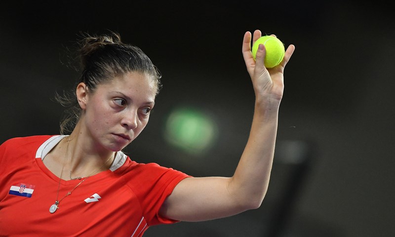 Antonia Ružić senzacionalno pobijedila 25. tenisačicu svijeta i prošla u 1/16 finala u Dubaiju