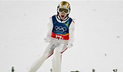 Vremenski uvjeti skratili natjecanje u skijaškim skokovima, Austrijanci uzeli zlato