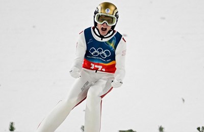 Vremenski uvjeti skratili natjecanje u skijaškim skokovima, Austrijanci uzeli zlato