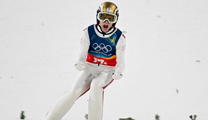 Vremenski uvjeti skratili natjecanje u skijaškim skokovima, Austrijanci uzeli zlato