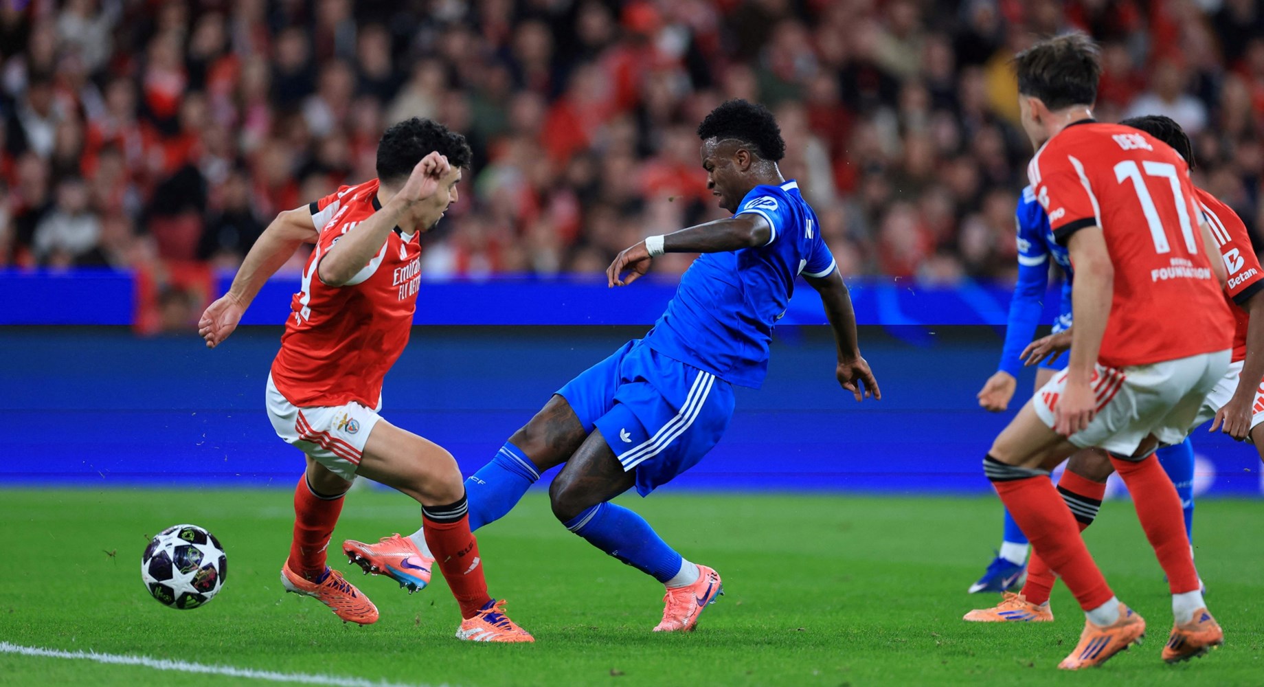 Engleski klubovi prate situaciju oko Viníciusa, koji još uvijek nije produžio ugovor s Real Madridom