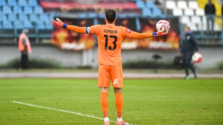 Martin Zlomislić pročitao pokušaj Jurice Pršira i obranio penal!