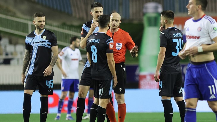 Rijeka u završnici prvog poluvremena ostala s igračem manje nakon isključenja Petroviča