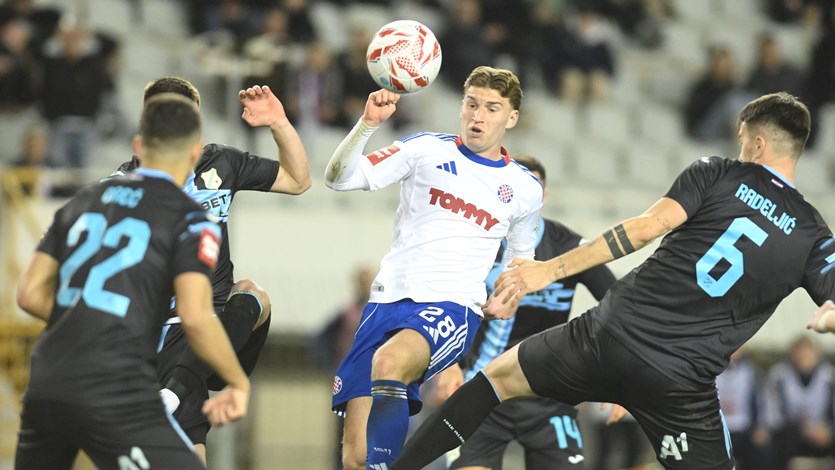 Jedan pogodak i tri crvena kartona, Hajduk pobijedio Rijeku u derbiju kola