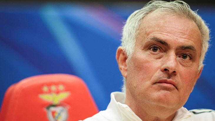 Specijalist za promašaje, kukavica, razbijanje glava i sudar na Bridgeu: vječna netrpeljivost Mourinha i Wengera