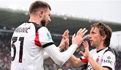 Milan pobjedom u gradskom derbiju zadržao priključak za prvim mjestom