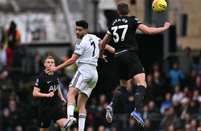 Tudorov Tottenham ponovno poražen u gradskom derbiju, Manchester United preokretom do tri boda