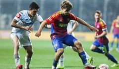 Hajduk je prvi stigao do pogotka i to nakon krasne akcije i odlične realizacije