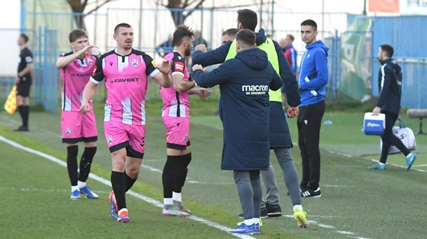 Lokosi poveli iz svog prvog konkretnog pokušaja prema domaćem golu