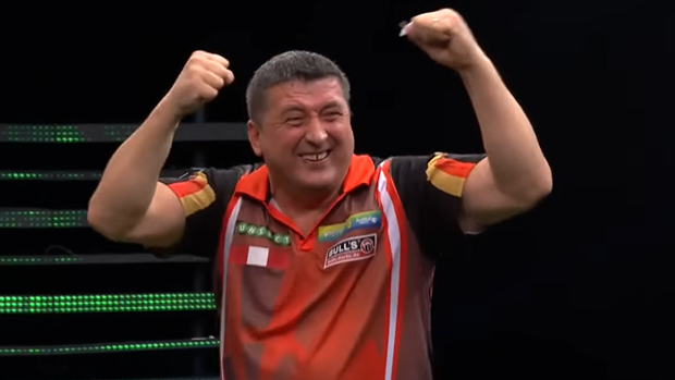 Mensur Suljović: Od izbjeglice do ikone svjetskog pikada