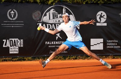 Emanuel Ivanišević debitirao porazom u prvom kolu Challengera Zadar Open