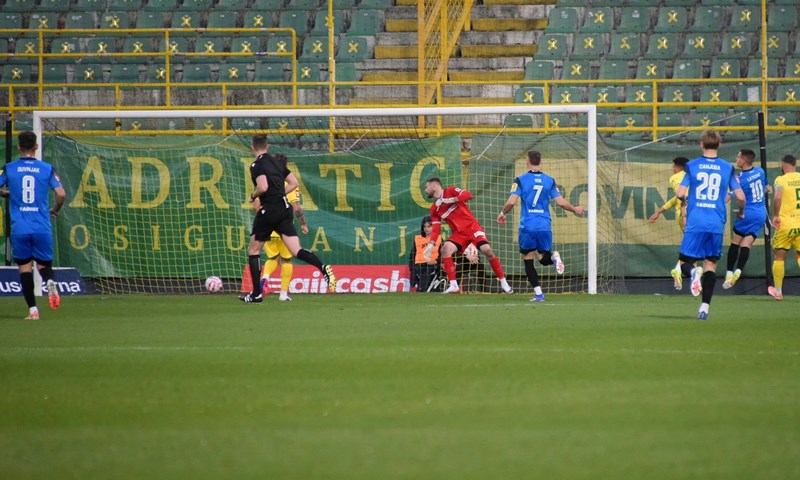 Varaždin rano do vodstva, sjajna reakcija Latkovića pred domaćim golom