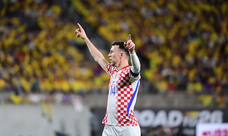 Hrvatska - Kolumbija 2:1: Provjera uspjela, Vatreni u šarenom sastavu do pobjede u Orlandu