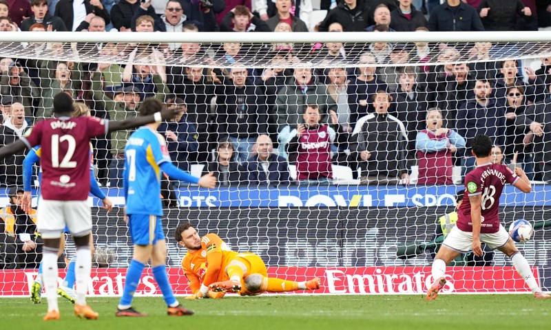 Leeds United izborio polufinale FA kupa svladavši West Ham nakon penala