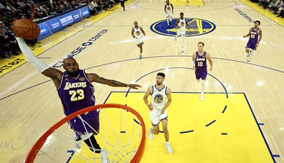 LeBron i Bronny James ušli u povijest u pobjedi protiv Warriorsa