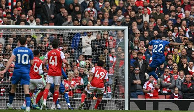 Šok na Emiratesu: Arsenal ponovno posrnuo, bježi li titula (opet) Gunnersima?