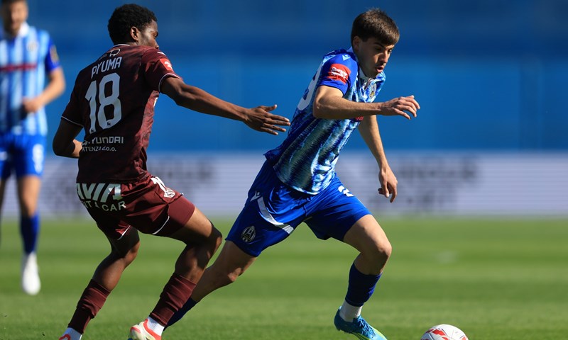 [VIDEO] Lokomotiva - Istra 1961 2:0: Lokosi se vratili pobjedama, sačuvali vodstvo s igračem manje