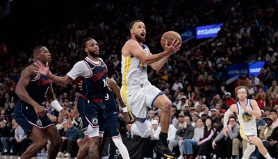 Warriorsi na krilima Curryja izborili finale, a Sixersi predvođeni Maxeyjem izborili doigravanje