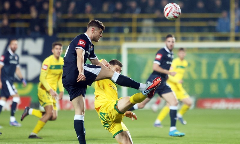 Dinamo u Puli u šampionskom izdanju stavio ruku na trofej prvaka