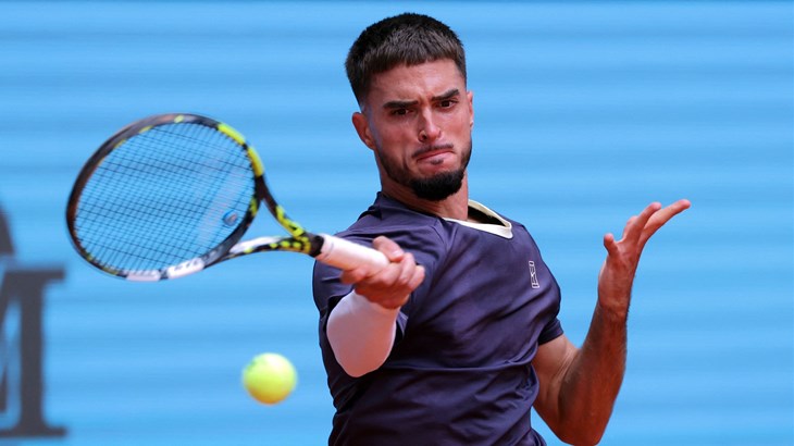 Dino Prižmić do pobjede karijere, izbacio šestog igrača svijeta u drugom kolu Madrida!