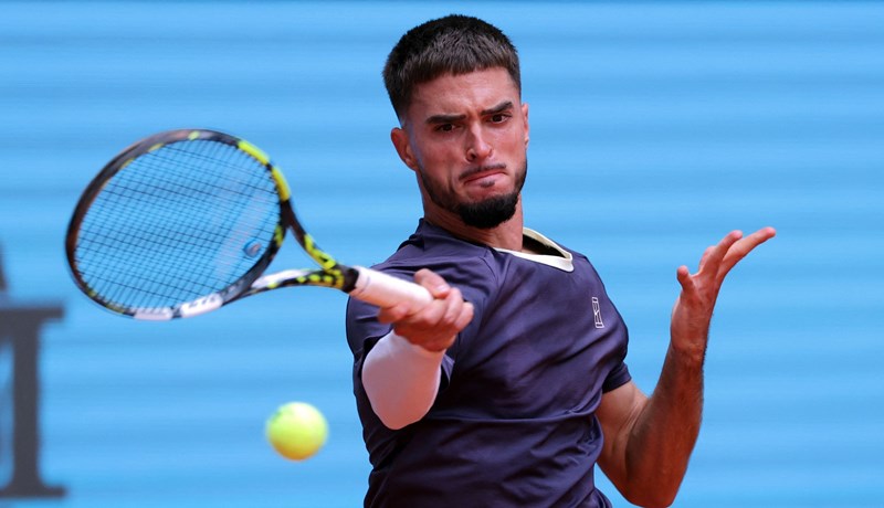 Dino Prižmić do pobjede karijere, izbacio šestog igrača svijeta u drugom kolu Madrida!