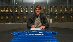 Sven Šunta potpisao višegodišnji profesionalni ugovor s Dinamom