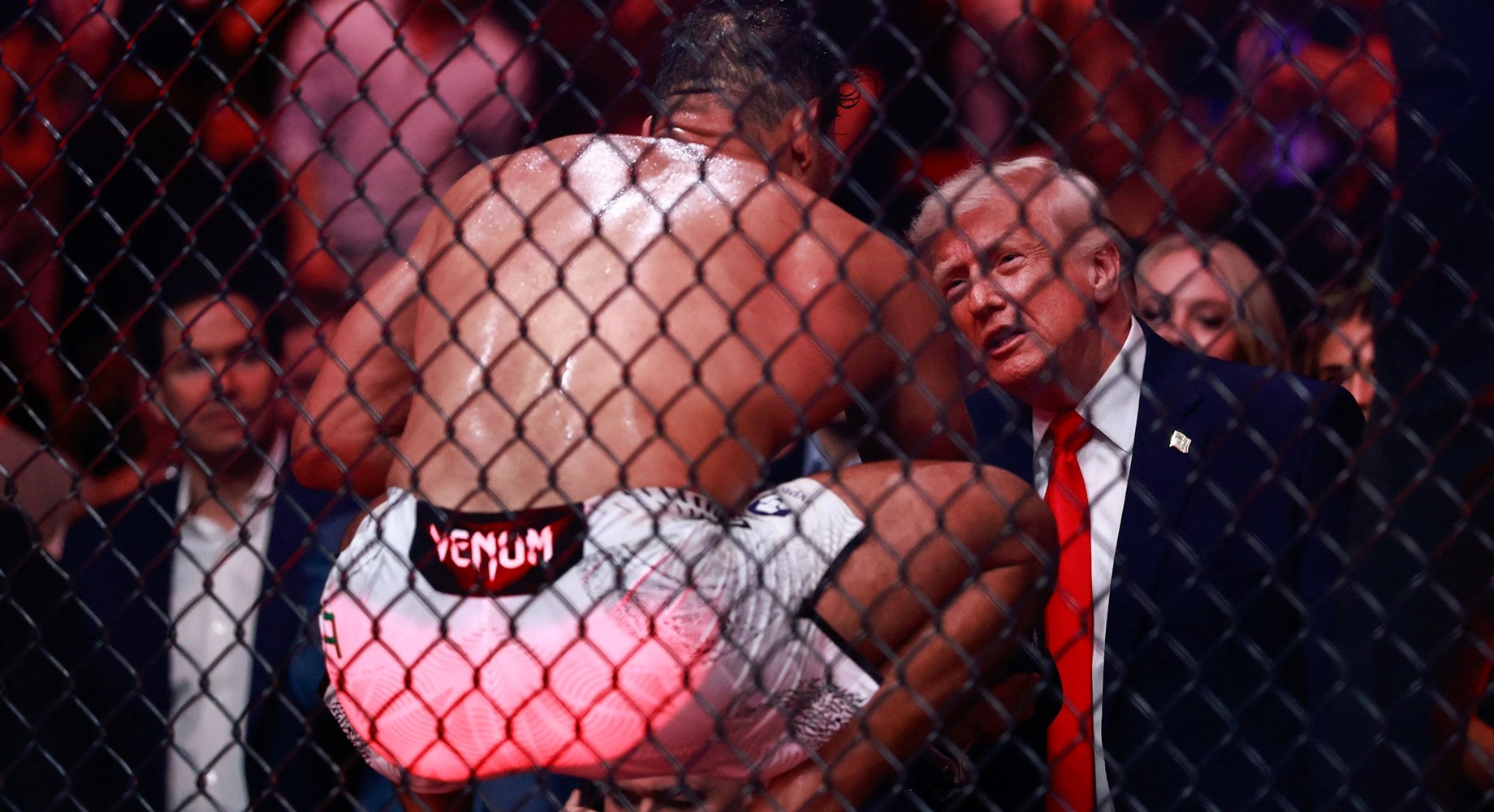 Trump želi zadržati UFC-ov kavez ispred Bijele kuće: 'I Eiffelov toranj su trebali maknuti pa su ga ostavili'