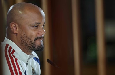 Dok Enrique slavi, Kompany ogorčen sudačkim odlukama: 'Uključite malo zdravi razum, ovo je smiješno'