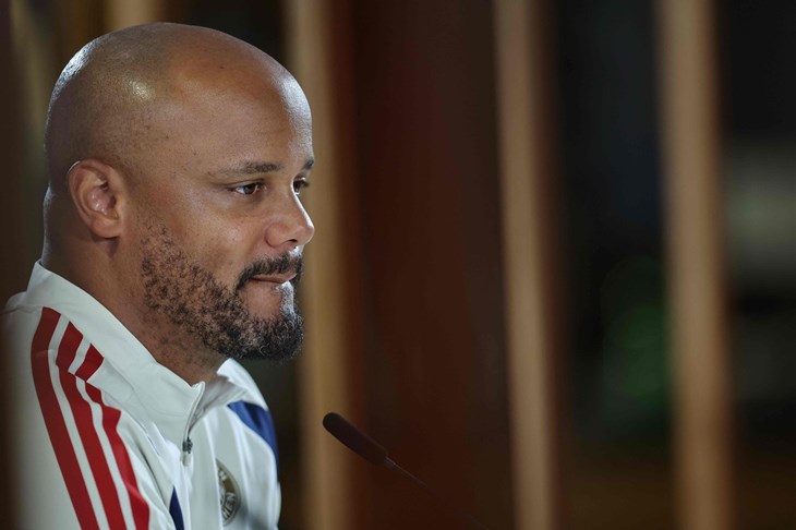 Dok Enrique slavi, Kompany ogorčen sudačkim odlukama: 'Uključite malo zdravi razum, ovo je smiješno'